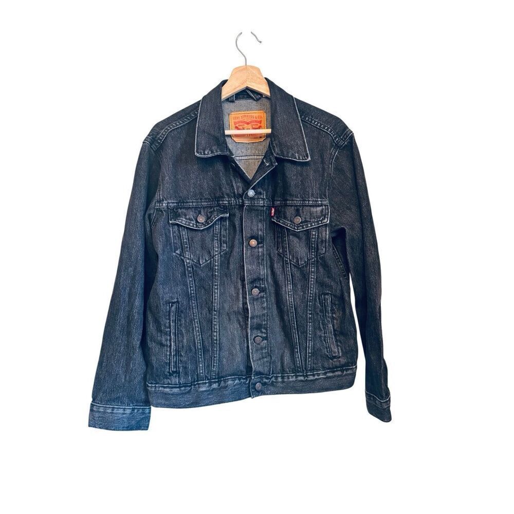 Levi’s Distressed Black Denim Jacket Men’s Medium Trucker Jean Jacket Classic